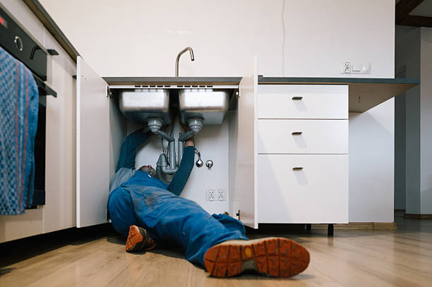 Professional Leak Detection technician working in Coral, PA